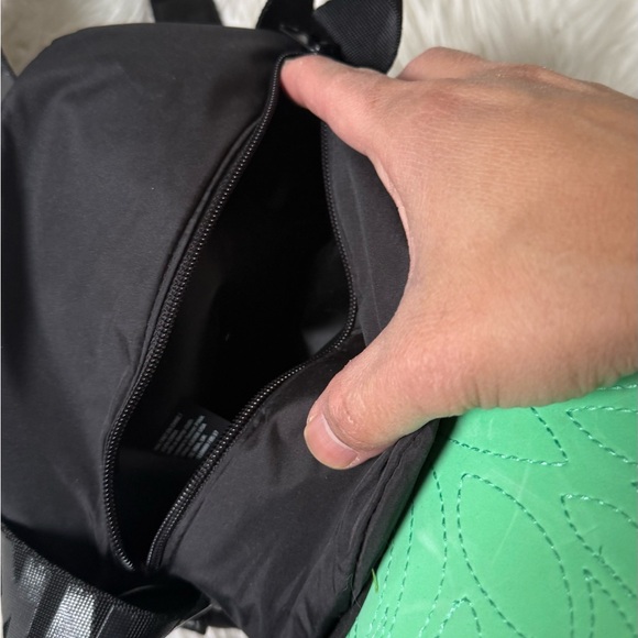 PINK Victoria’s Secret Pineapple Mini Crossbody Bag Lime GreenMint Novelty Purse - Picture 6 of 7